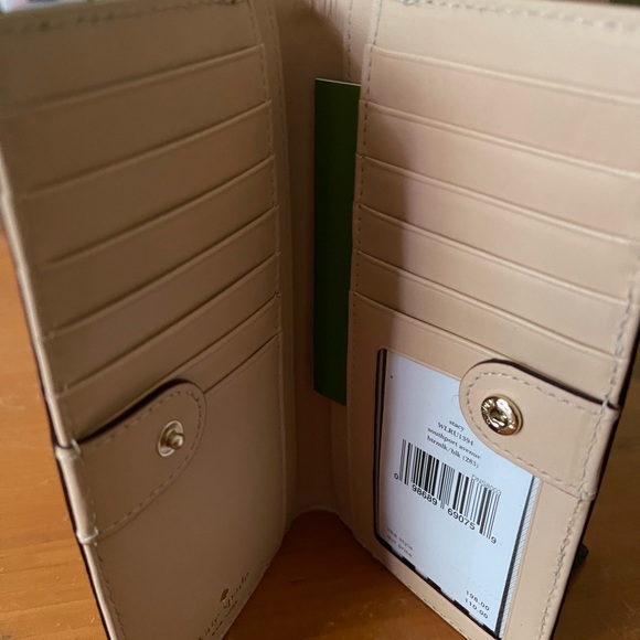 Kate Spade Wallet Black and Cream - Picture 4 of 6